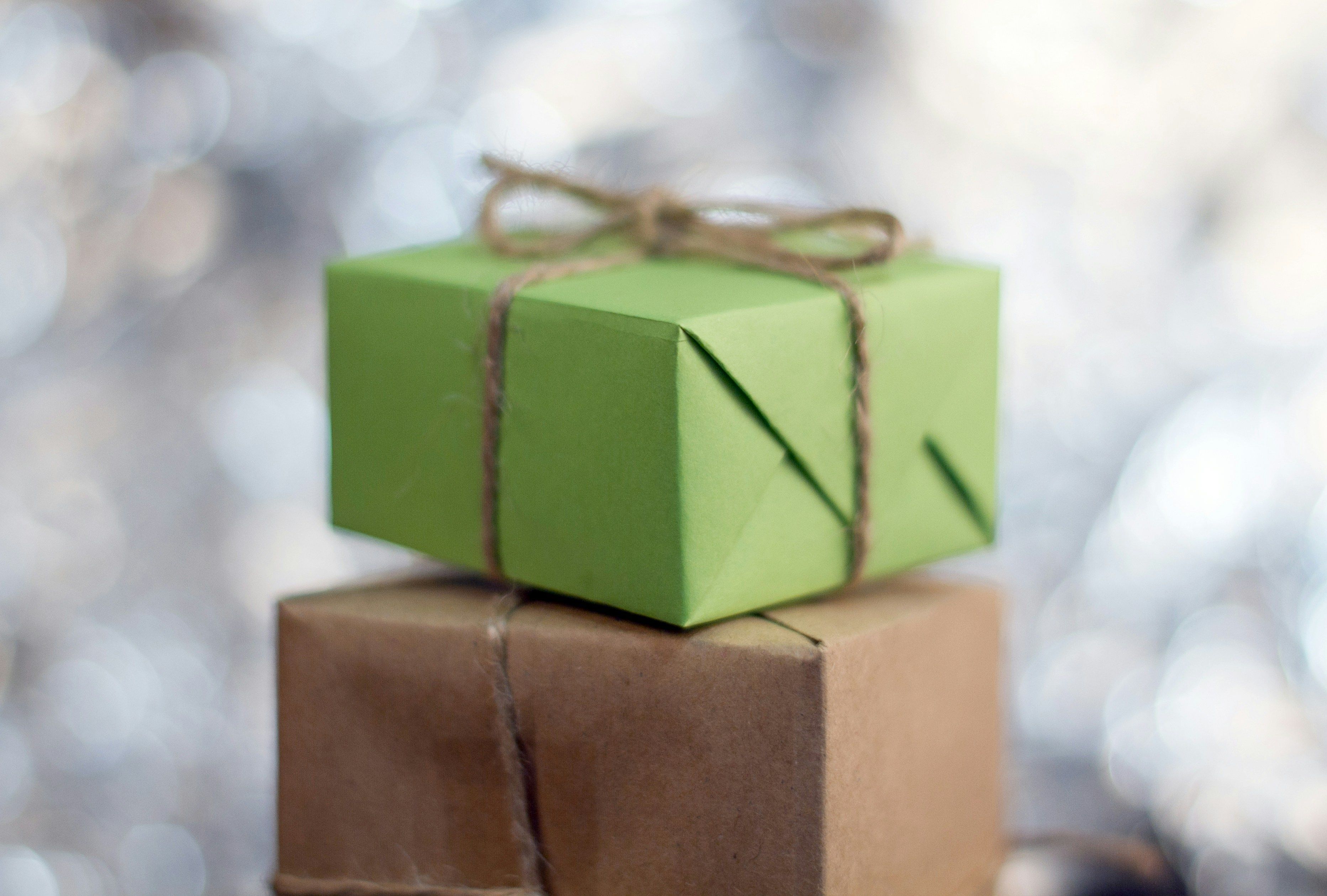 55 Practical & Inexpensive Complimentary Gifts For Customers