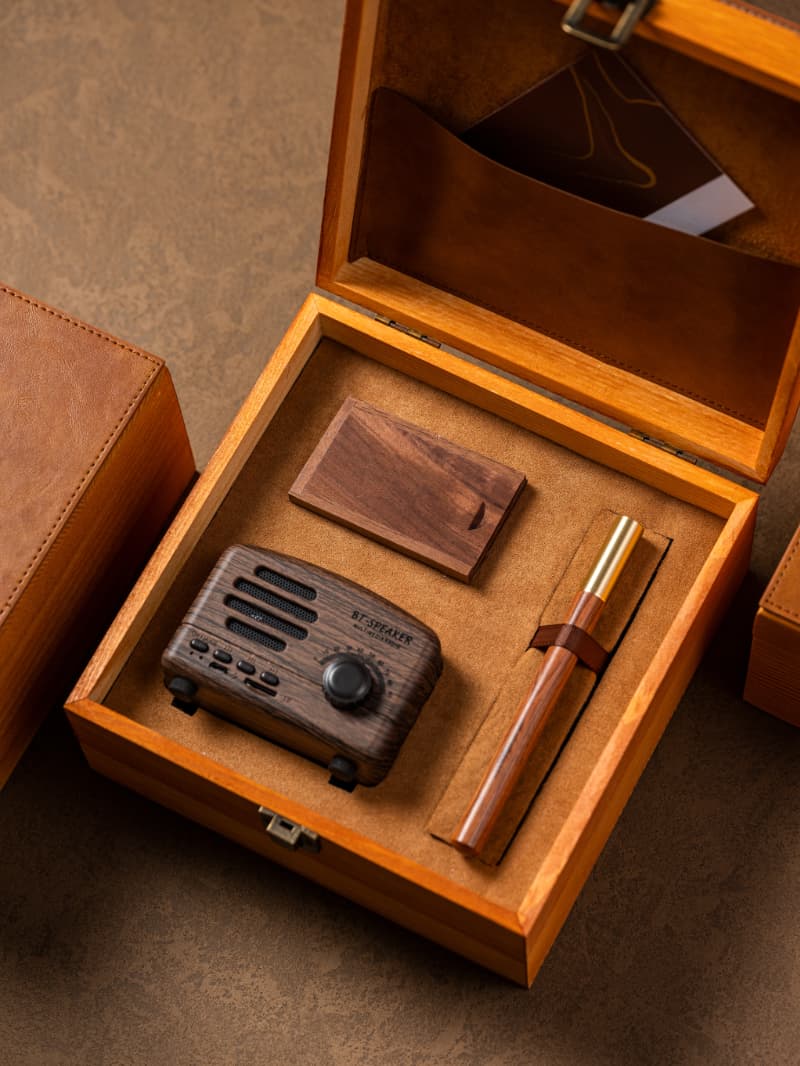 Timeless Wooden Classics Set